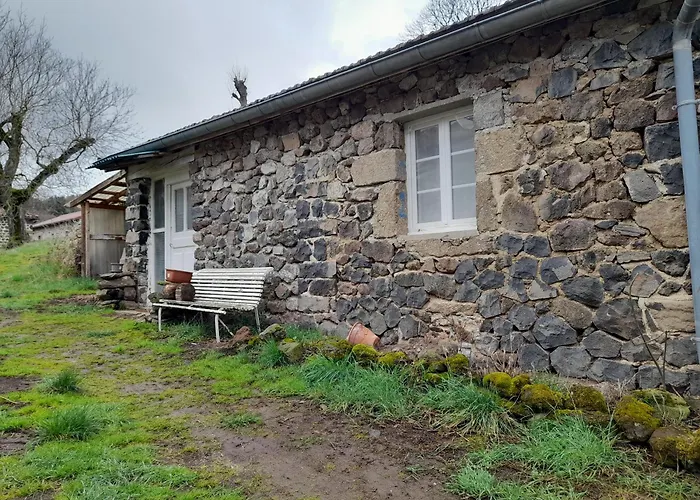 Maisonnette Pres Des Bois