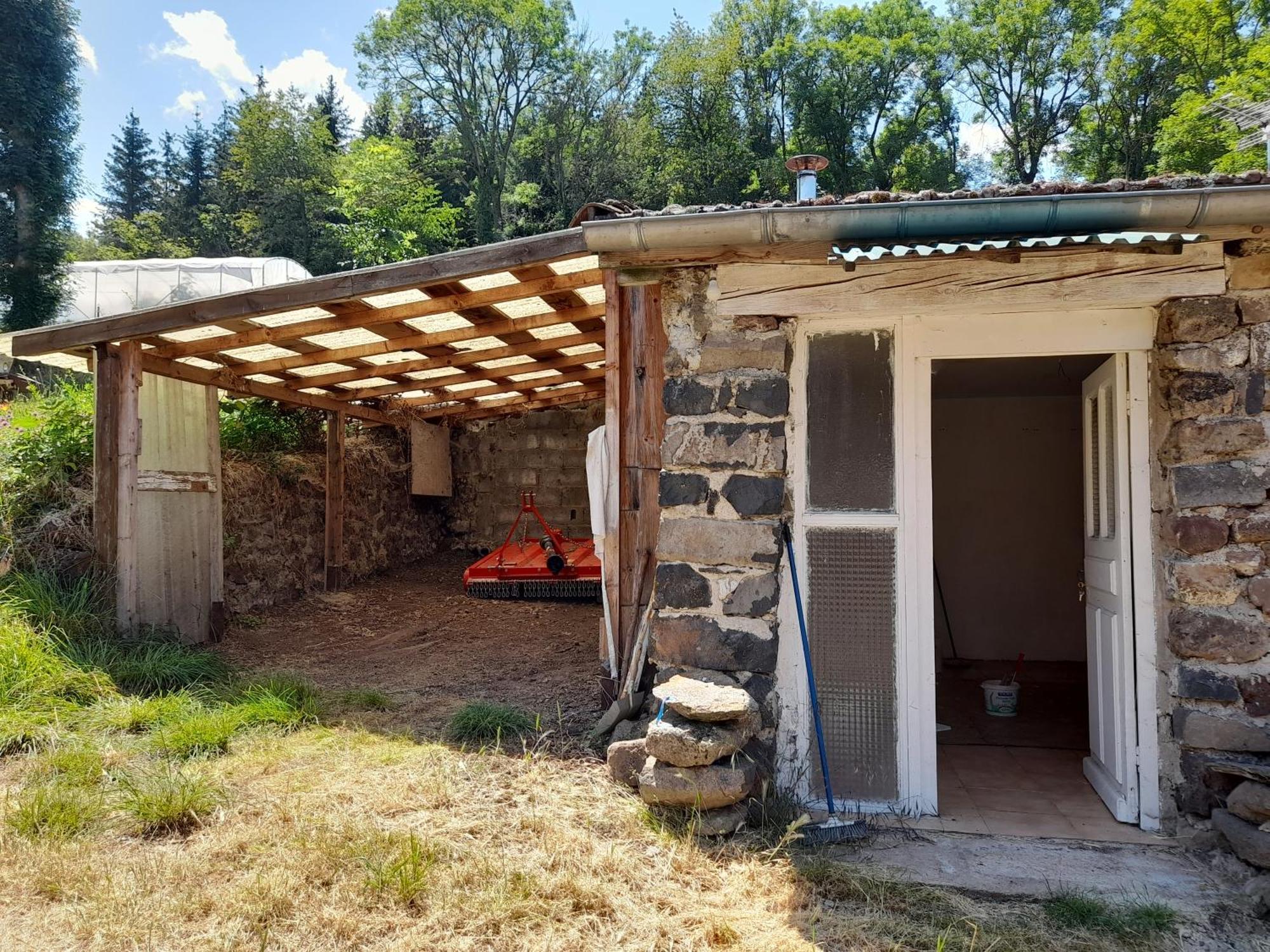 Maisonnette Pres Des Bois Fontannes